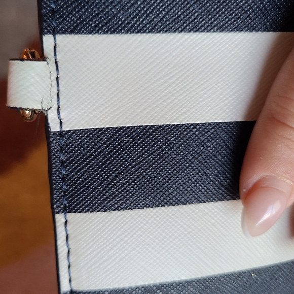 Michael Kors Jet Set Travel Stripe Tote & Wristlet - Picture 8 of 8